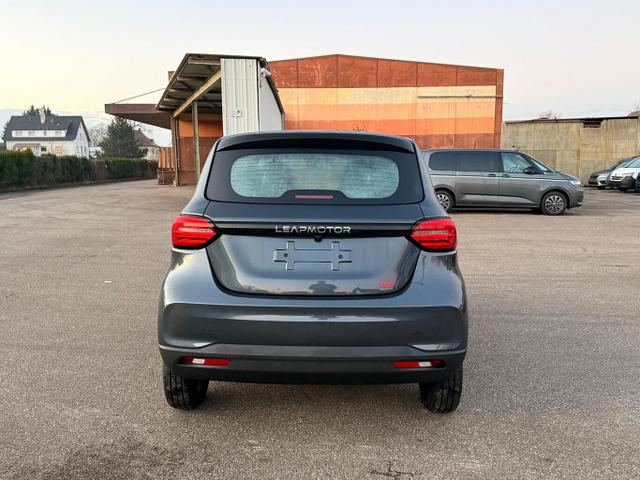 Leapmotor T03 37,3 kWh Pano Nav Kam ACC PDC LaneA 15Z BSD 