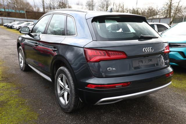 Audi Q5 sport 45 TFSI S-tronic quattro Nav PDC eHk 