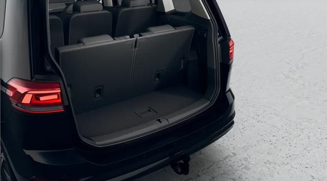 Volkswagen Touran Highline R-Line 1.5 TSI 7-Gang-DSG 