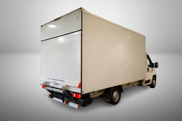 Opel Movano Fahrgestell Kofferaufbau mit Ladebordwand 