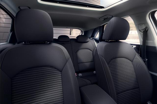 Kia Ceed MT LED SHZ Nav Kam PrivG LHZ AC2Zone PDC 