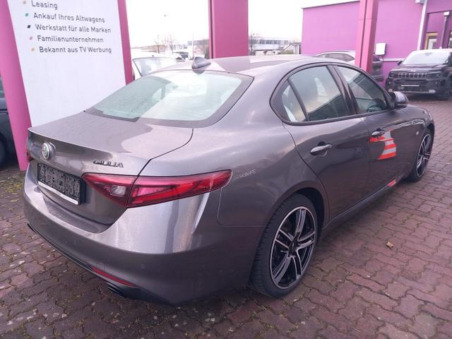 Alfa Romeo Giulia Sprint 2.2 Turbo 160 AT8 Nav Kam Keyless 