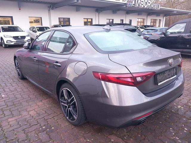 Alfa Romeo Giulia Sprint 2.2 Turbo 160 AT8 Nav Kam Keyless 