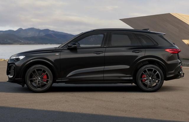 Audi Q5 S line 2xS neuModell Tech Pano AHK BlackP 20Z 