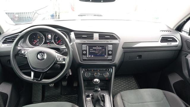 Volkswagen Tiguan Highline 2.0 TDI 150 LED PDC ACC SHZ 19Z 