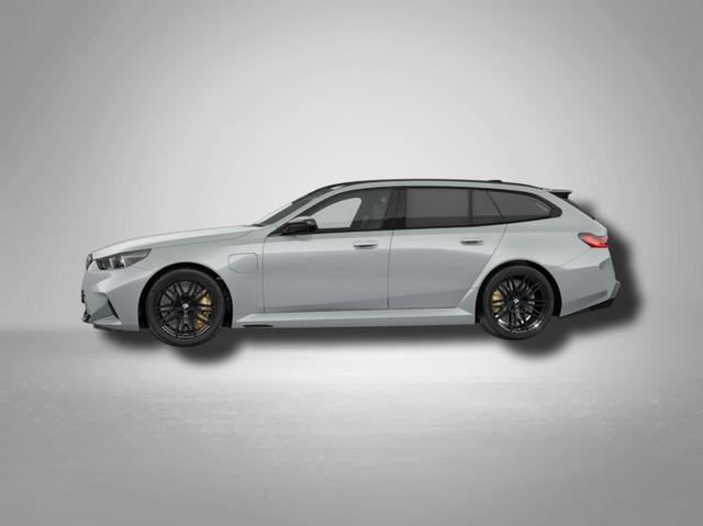 BMW M5 M 4.4 V8 Plug in Hybrid 8-Gang Steptronic 