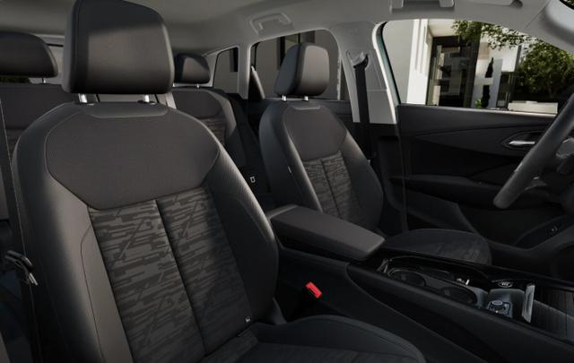 Audi Q3 Intense neuesMod Tech LED+ KlimaP MMI+ Keyl PrivG 18Z 