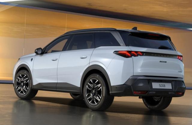Peugeot 5008 GT Exclusive Hybrid Pano V-LED CarP Nav 360 