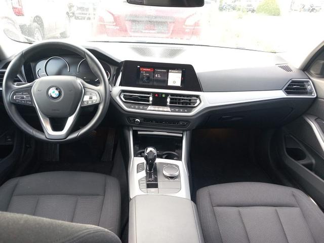 BMW 3er Touring Advantage 320 i Steptronic LED SHZ PDC 