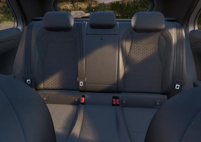 Volkswagen T-Roc R-Line EasyO AHK 5JGar Kam ParkAss+ PrivG 