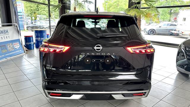 Nissan Qashqai TEKNA+ MASSAGE+20Zoll+PANO+HUD+SHZ+360&deg;KAMERA 