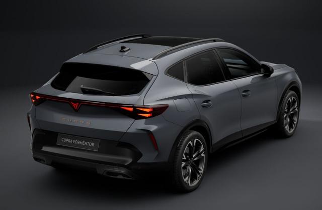 Cupra Formentor eTSI DSG Pano Matrix DCC Sennh. Dinami 