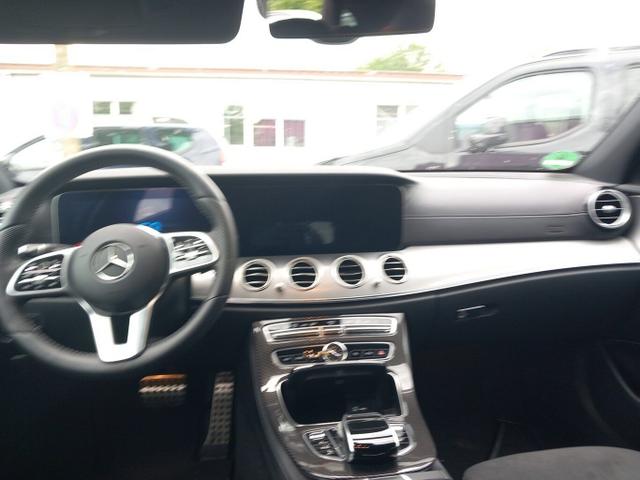Mercedes-Benz E-Klasse AMG Line E 300 de T Multibeam Distronic Widescr. 