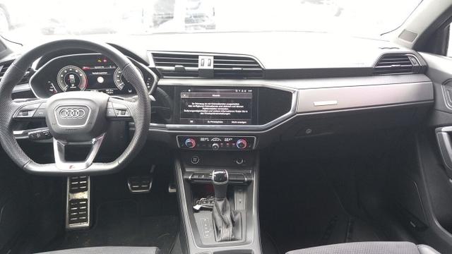 Audi Q3 S line 45 TFSI e tronic Matrix Pano 20Z ACC 