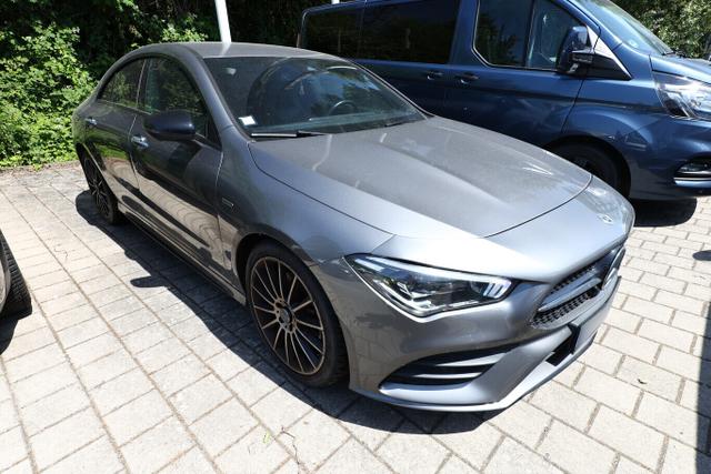 Mercedes-Benz Edition 2020 CLA 200 DCT ParkP SHZ StandH LED 