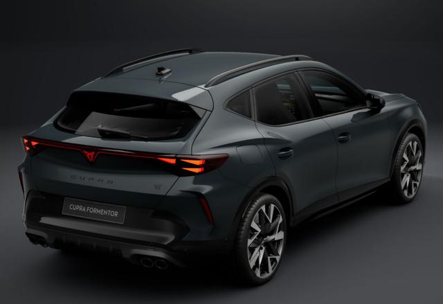 Cupra Formentor VZ SennH Memory LED eHk SHZ Kam Kessy 