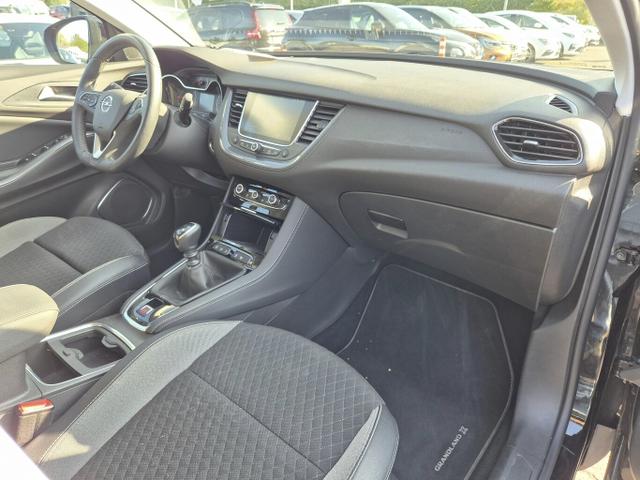 Opel Grandland X INNOVATION 1.2 Turbo 130 Nav Kam PDC 