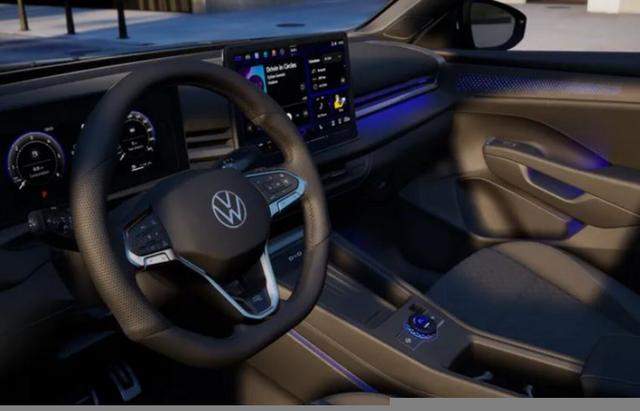 Volkswagen T-Roc R-Line EasyO 3JGar SHZ Kam ParkAss+ 18Z 