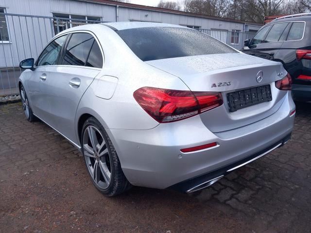 Mercedes-Benz A-Klasse Progressive A 220 Lim. DCT 4Matic Pano 19Z LED 