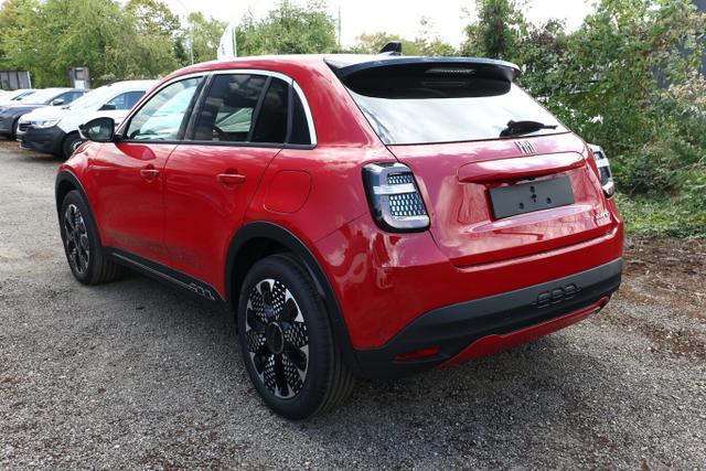 Fiat 600 Hybrid La Prima Massage SHZ eHK ACC Nav Kam 