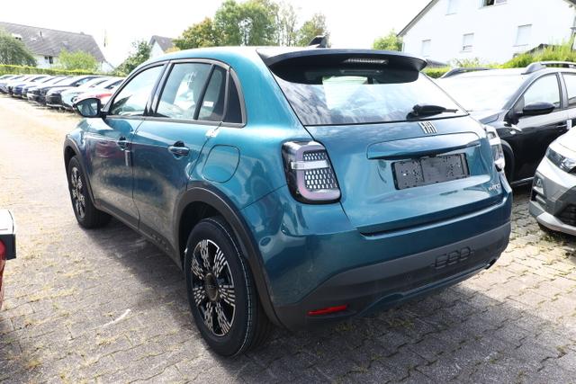 Fiat 600 ICON Hybrid SHZ Keyl Nav Kam 2xPDC LED CarP 