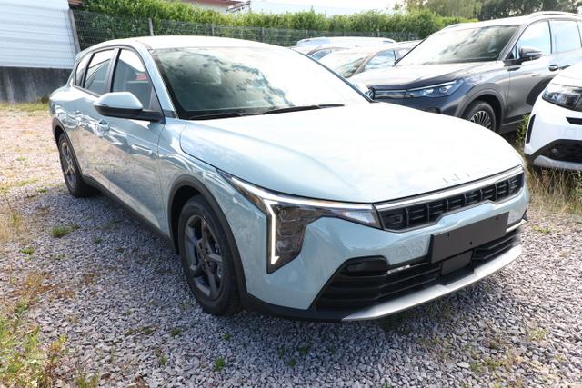 Kia K4 MT SHZ ACC Nav LED Kam Keyl 2xPDC LM16 CarPl 
