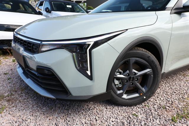 Kia K4 MT SHZ ACC Nav LED Kam Keyl 2xPDC LM16 CarPl 
