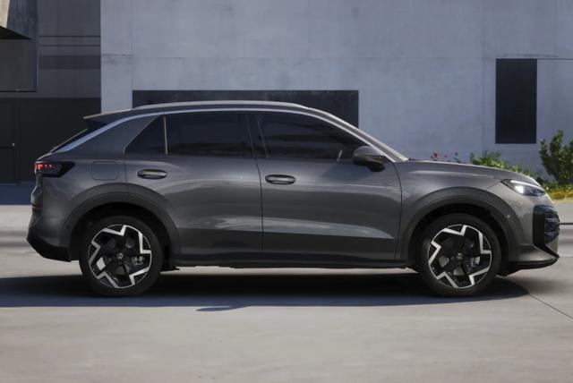 Volkswagen T-Roc R-Line IQ.Matrix Pano AHK EasyO ParkAss+ 