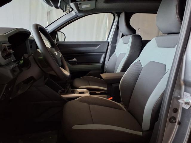 Dacia Bigster Extreme Mild Hybrid 140PS 6-Gang-Schaltgetriebe 
