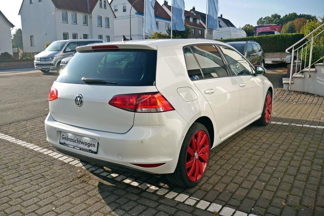 Volkswagen Golf VII 1.2 TSI Standheizung Kamera Navi 