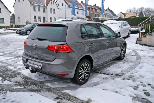 Volkswagen Golf VII 1.2 TSI Allstar AHK PDC SHZ Tempomat 