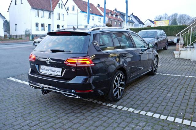Volkswagen Golf Variant DSG VII 1.4 TSI Highline PANO AHK MATRIX 