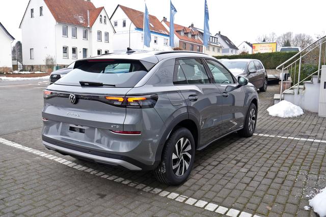 Volkswagen T-Roc 1.5 eTSI Life Neues Modell Kamera ACC 