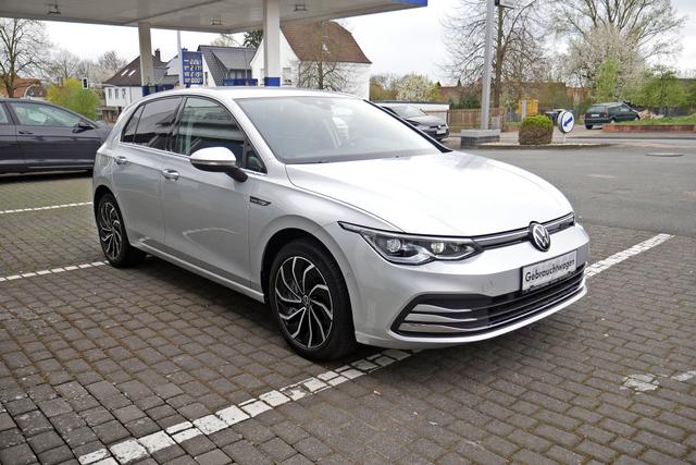 Volkswagen Golf VIII 1.5 eTSI Style AHK Standheizung Matrix 