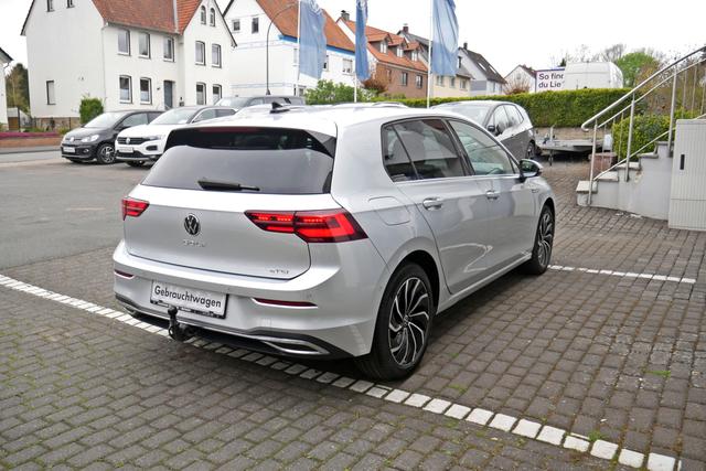 Volkswagen Golf VIII 1.5 eTSI Style AHK Standheizung Matrix 