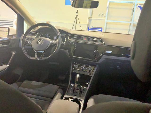 Volkswagen Touran 1.5 TSI DSG R-Line Pano Kamera Navi ACC 