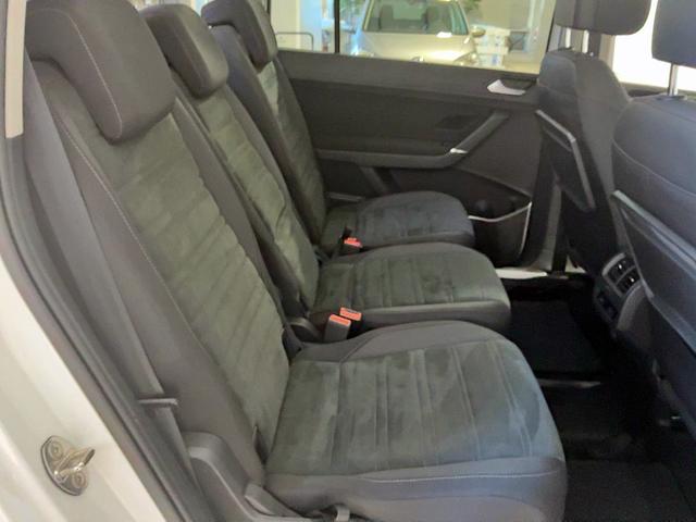Volkswagen Touran 1.5 TSI DSG R-Line Pano Kamera Navi ACC 