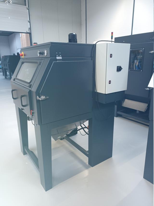 AMT Strahlanlage Studio Glasperlenstrahlen Strahlen §D-Strahlen