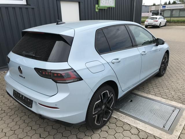 Volkswagen Golf VIII 1.5 TSI R-Line Limited LED-PLUS+KEYLESS+KAMERA 