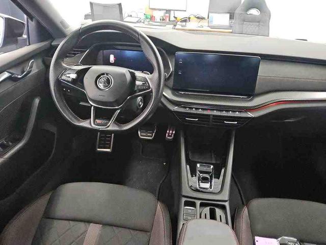 Skoda Octavia Combi 2.0 TSI RS Head-Up Display, PARK ASSIST, Infotainment Columbus 