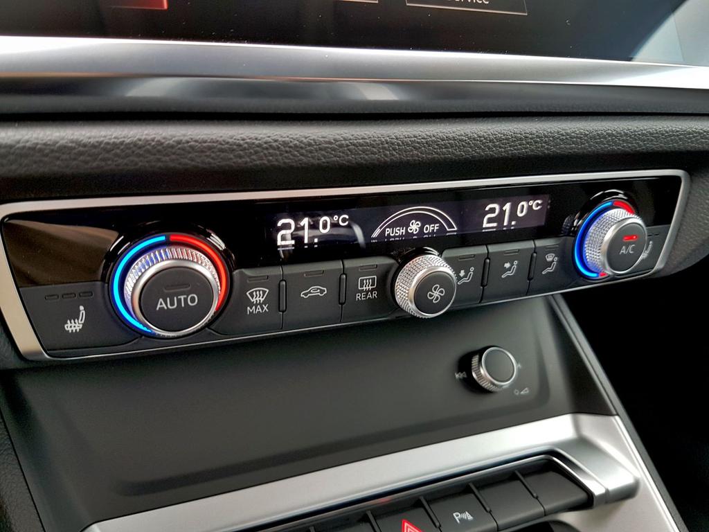 Audi Q3 Led Ahk Alu Gra Shz Neuwagen Mit Rabatt Eu Reimporte Gunstig