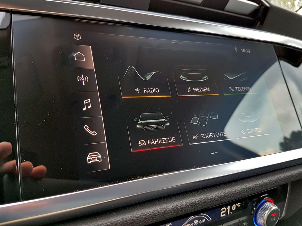 Audi Q3 Led Ahk Alu Gra Shz Neuwagen Mit Rabatt Eu Reimporte Gunstig