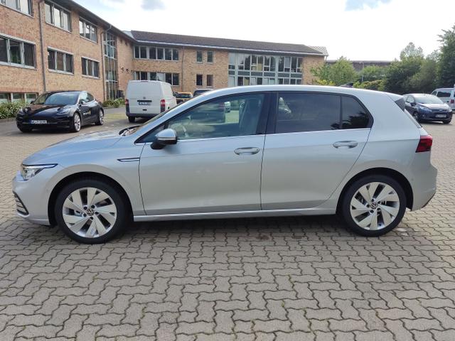 Volkswagen Golf - Style 8 NAVI PRO+LED+KAMERA