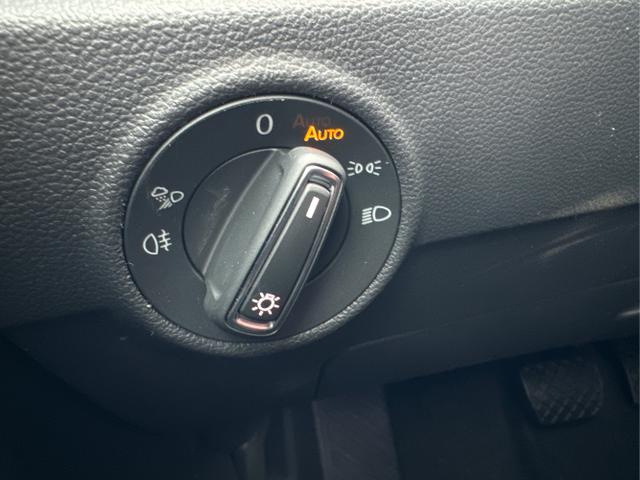 Volkswagen / T-Roc / / / / TRAVEL ASSIT+ACC+SHZ+PDC+KAMERA