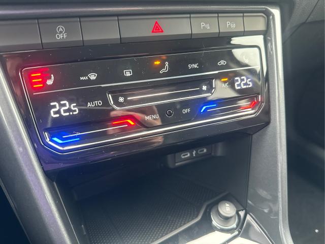 Volkswagen / T-Roc / / / / TRAVEL ASSIT+ACC+SHZ+PDC+KAMERA