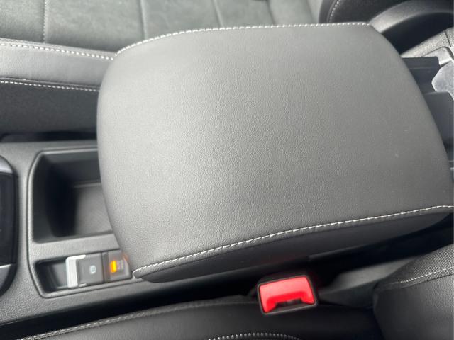 Volkswagen / T-Roc / / / / TRAVEL ASSIT+ACC+SHZ+PDC+KAMERA