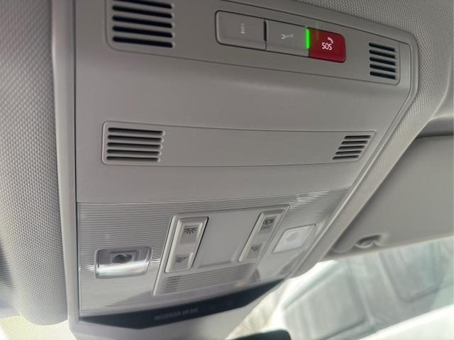 Volkswagen / T-Roc / / / / TRAVEL ASSIT+ACC+SHZ+PDC+KAMERA