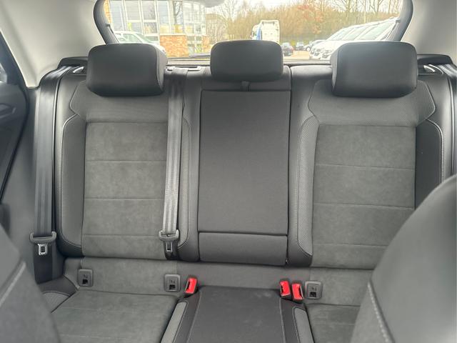 Volkswagen / T-Roc / / / / TRAVEL ASSIT+ACC+SHZ+PDC+KAMERA