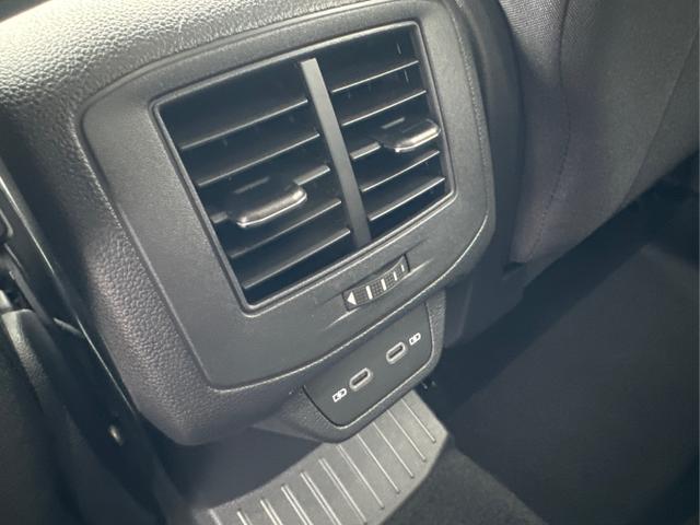 Volkswagen / T-Roc / / / / TRAVEL ASSIT+ACC+SHZ+PDC+KAMERA