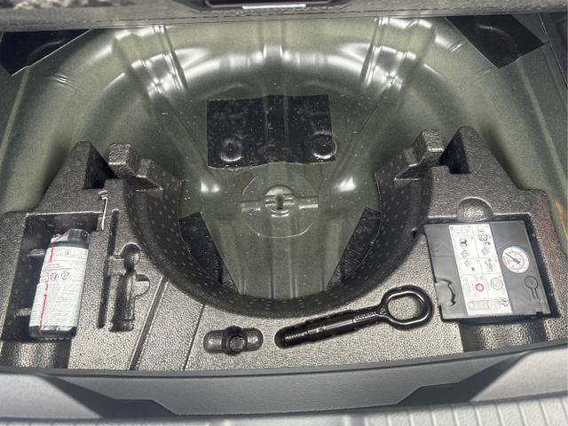 Volkswagen / T-Roc / / / / TRAVEL ASSIT+ACC+SHZ+PDC+KAMERA